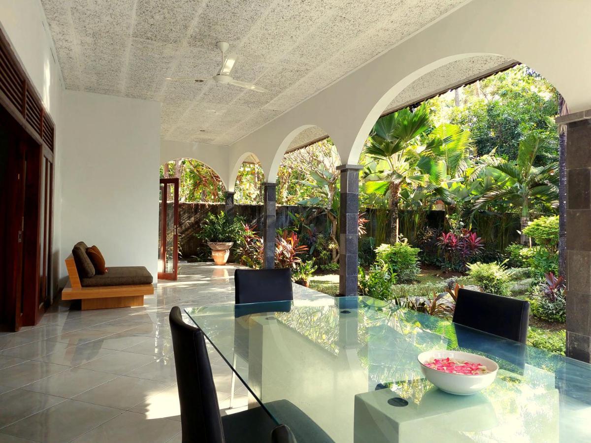 Villa Kelapa Ловина Экстерьер фото