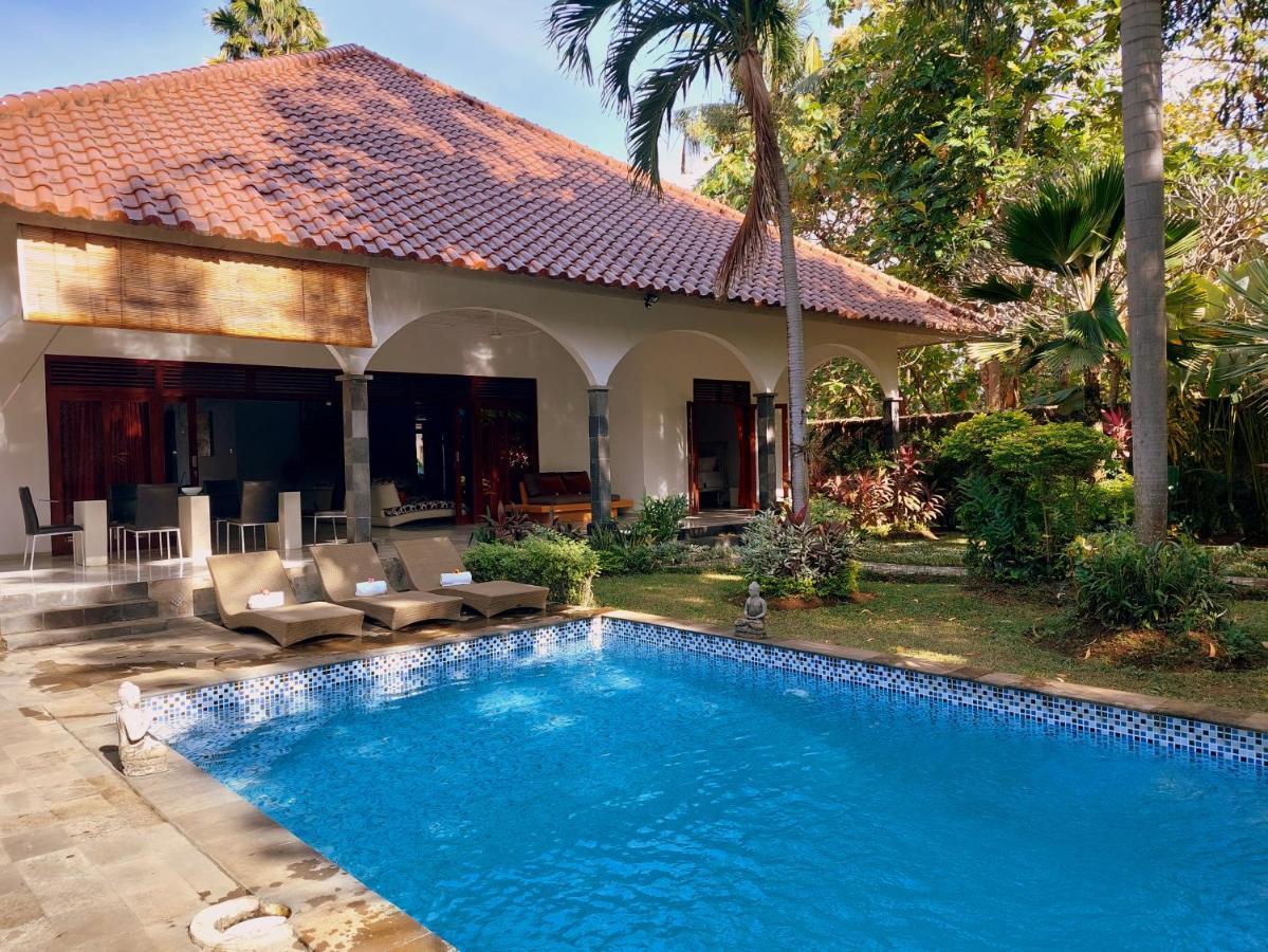 Villa Kelapa Ловина Экстерьер фото