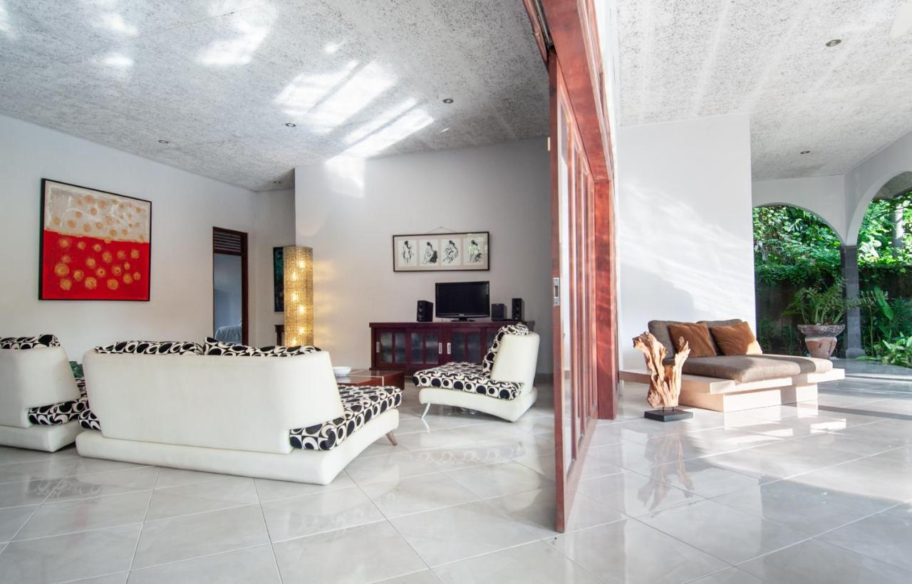 Villa Kelapa Ловина Экстерьер фото