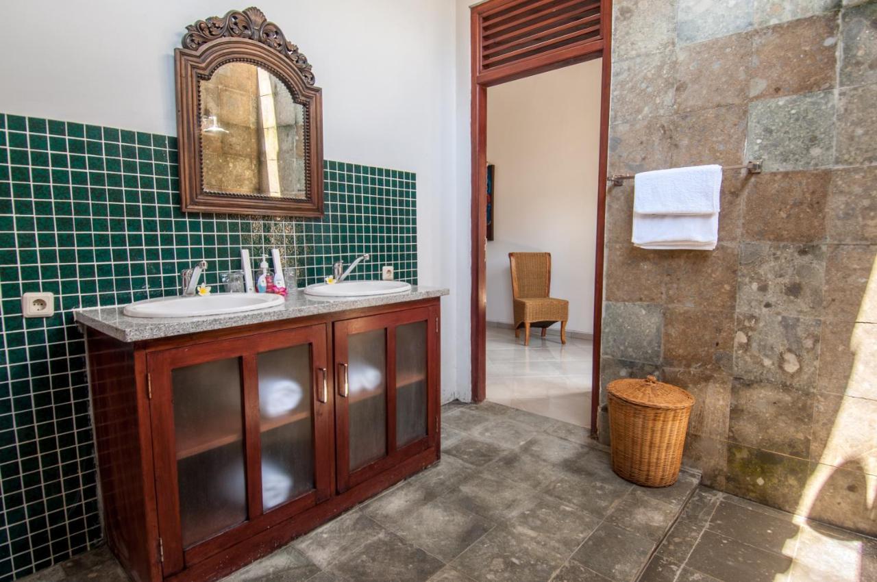 Villa Kelapa Ловина Экстерьер фото