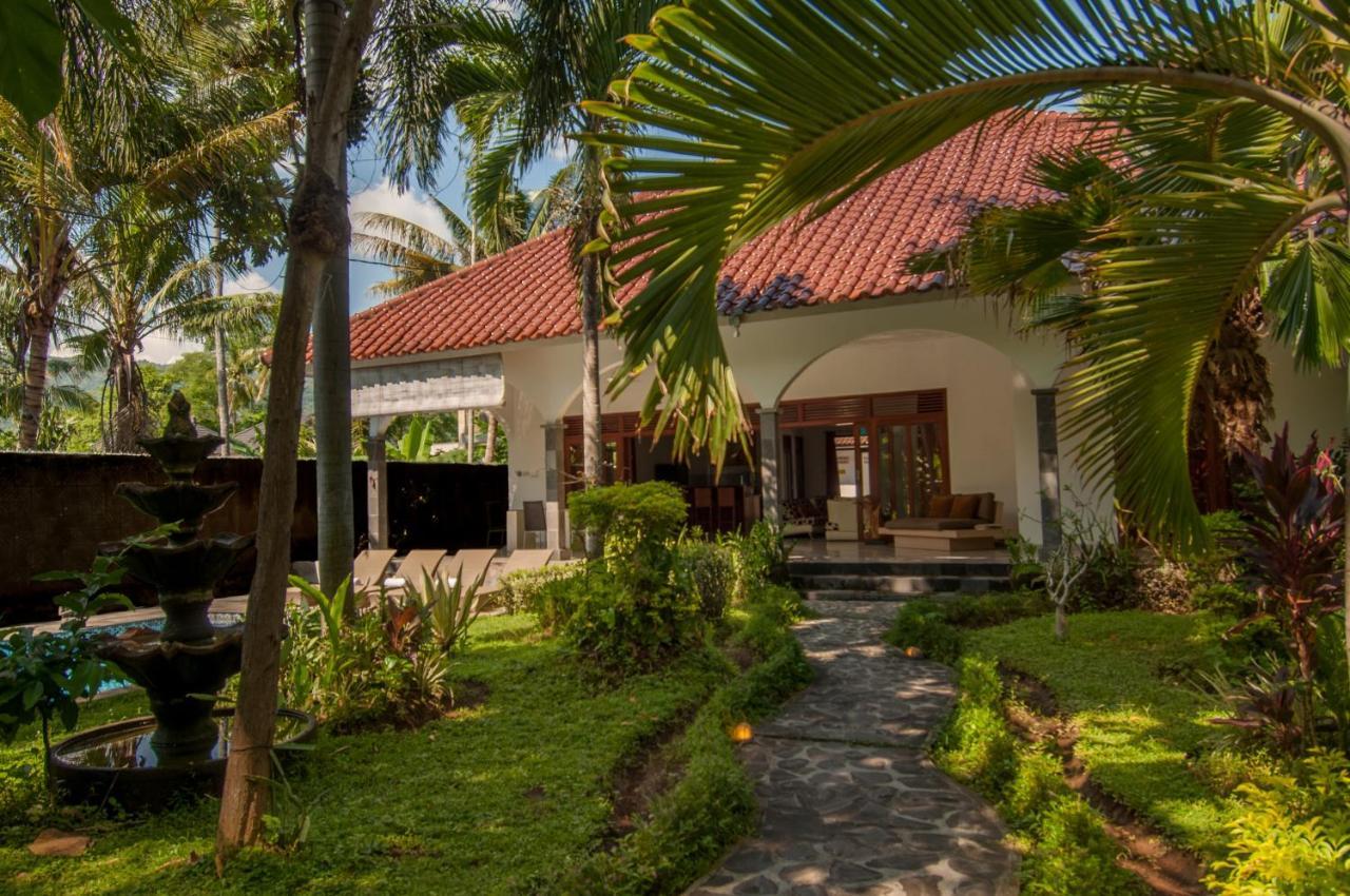 Villa Kelapa Ловина Экстерьер фото